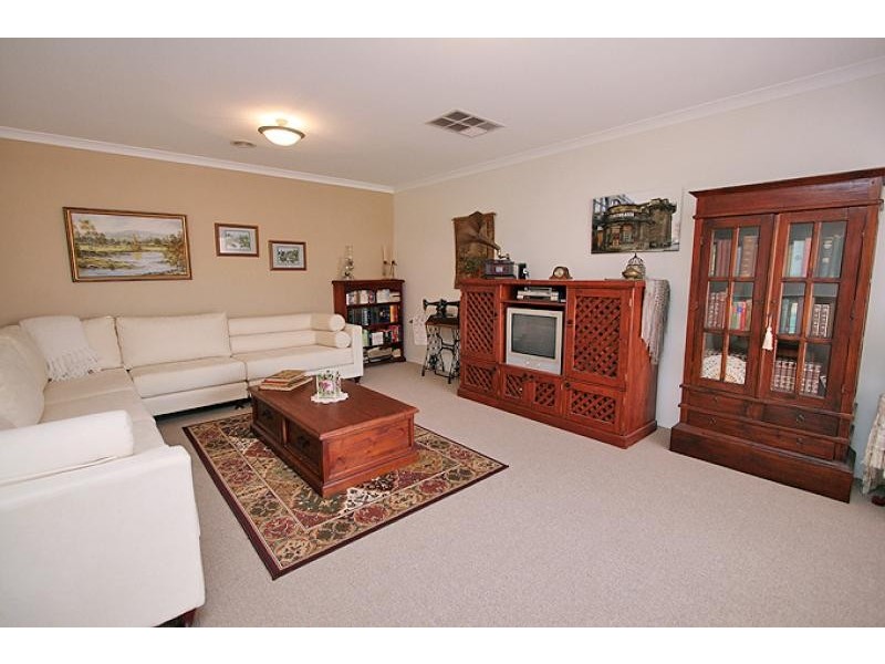 6 Napier Close, Halls Head WA 6210