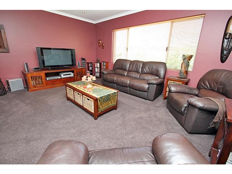 6 Napier Close, Halls Head WA 6210