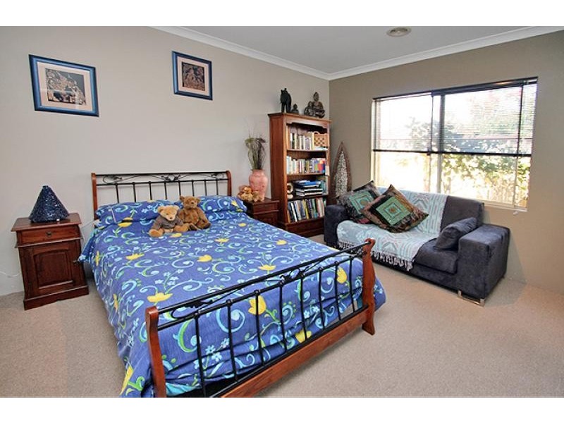 6 Napier Close, Halls Head WA 6210