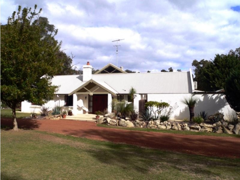 252 Lakeside Parkway, Lake Clifton WA 6215