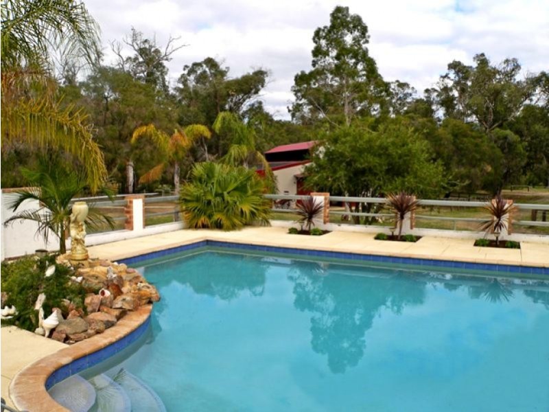 252 Lakeside Parkway, Lake Clifton WA 6215