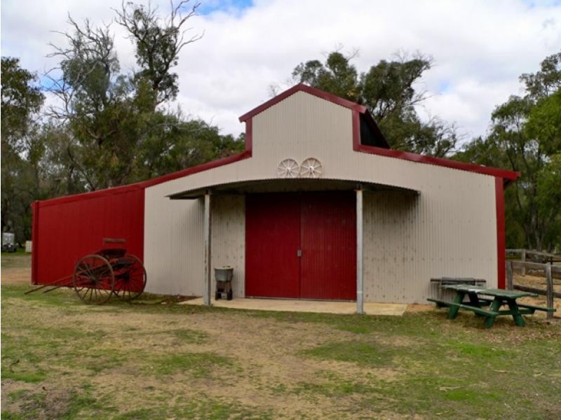 252 Lakeside Parkway, Lake Clifton WA 6215