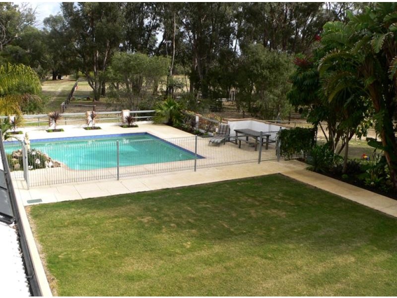 252 Lakeside Parkway, Lake Clifton WA 6215