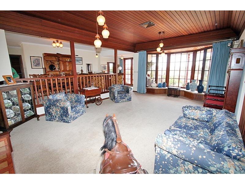 16 Carina Circle, Halls Head WA 6210