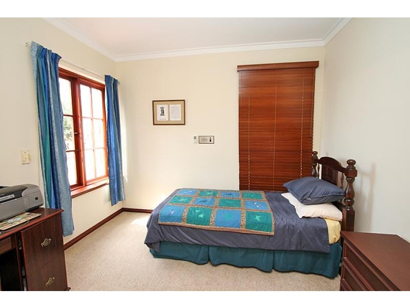 16 Carina Circle, Halls Head WA 6210