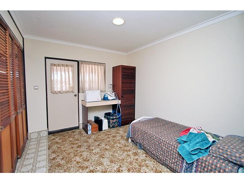 16 Carina Circle, Halls Head WA 6210