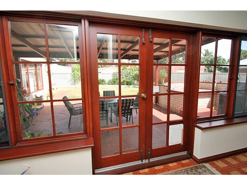 16 Carina Circle, Halls Head WA 6210