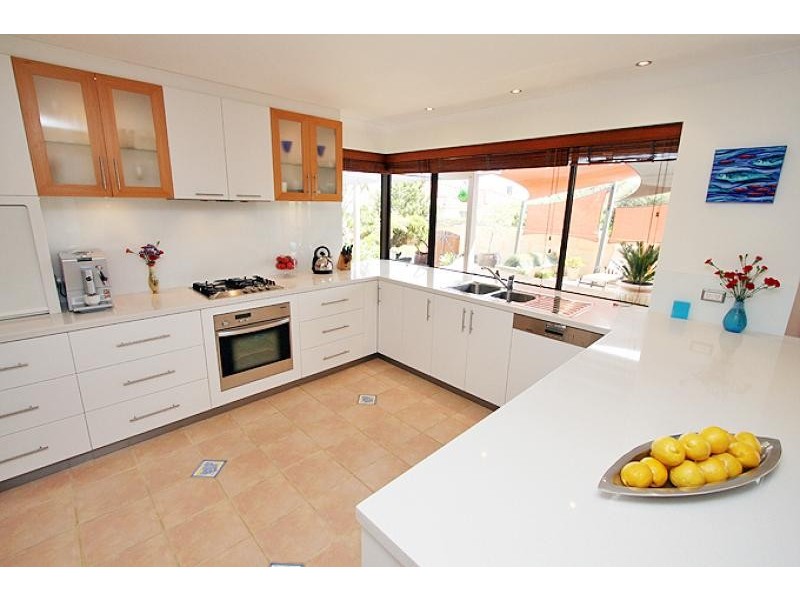 31 Admiralty Crescent, Halls Head WA 6210