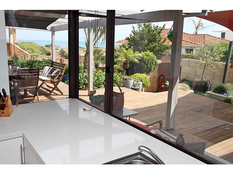 31 Admiralty Crescent, Halls Head WA 6210