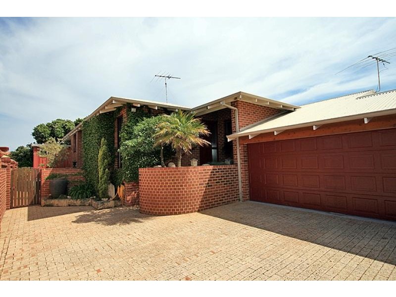 31 Admiralty Crescent, Halls Head WA 6210