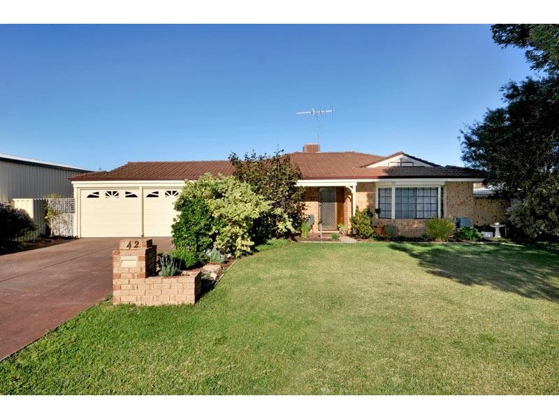 42 Portmarnock Circle, Halls Head WA 6210