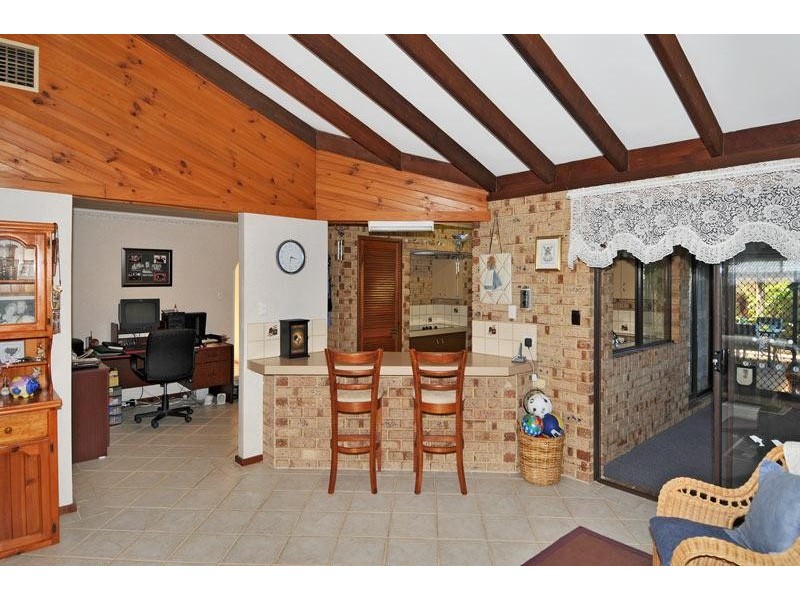 42 Portmarnock Circle, Halls Head WA 6210