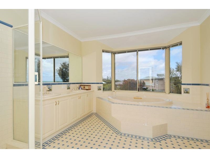 5 b Sabina Drive, Madora Bay WA 6210