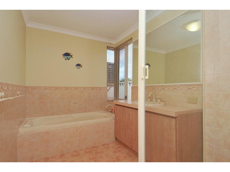 5 b Sabina Drive, Madora Bay WA 6210