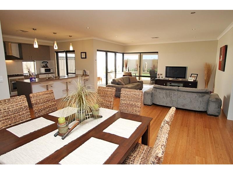 21 Abercrombie Rise, Madora Bay WA 6210