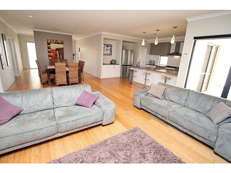 21 Abercrombie Rise, Madora Bay WA 6210