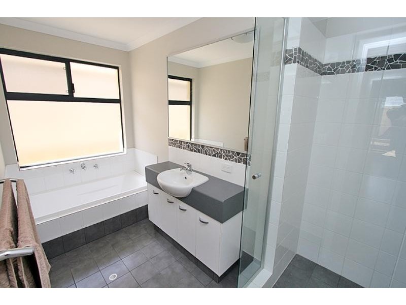 21 Abercrombie Rise, Madora Bay WA 6210