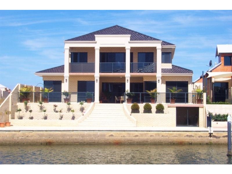 60 Aztec Island Retreat, Halls Head WA 6210