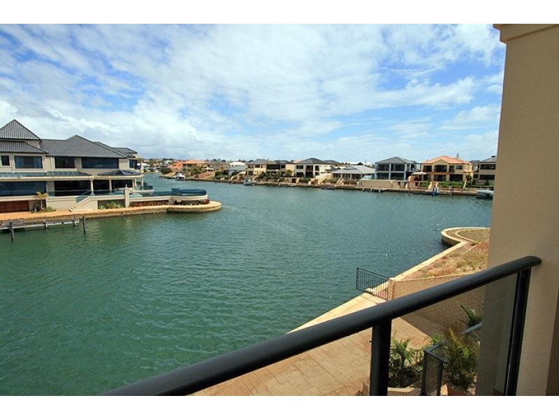 60 Aztec Island Retreat, Halls Head WA 6210