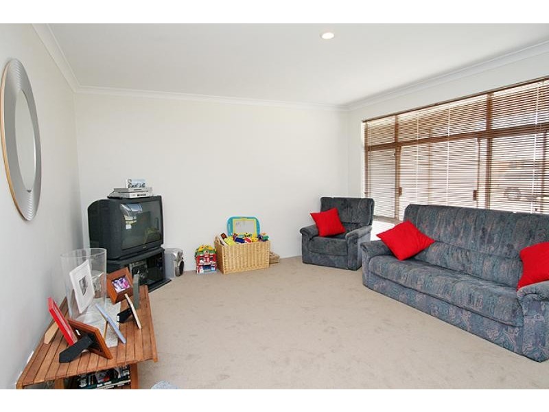 9 Senecio Way, Halls Head WA 6210