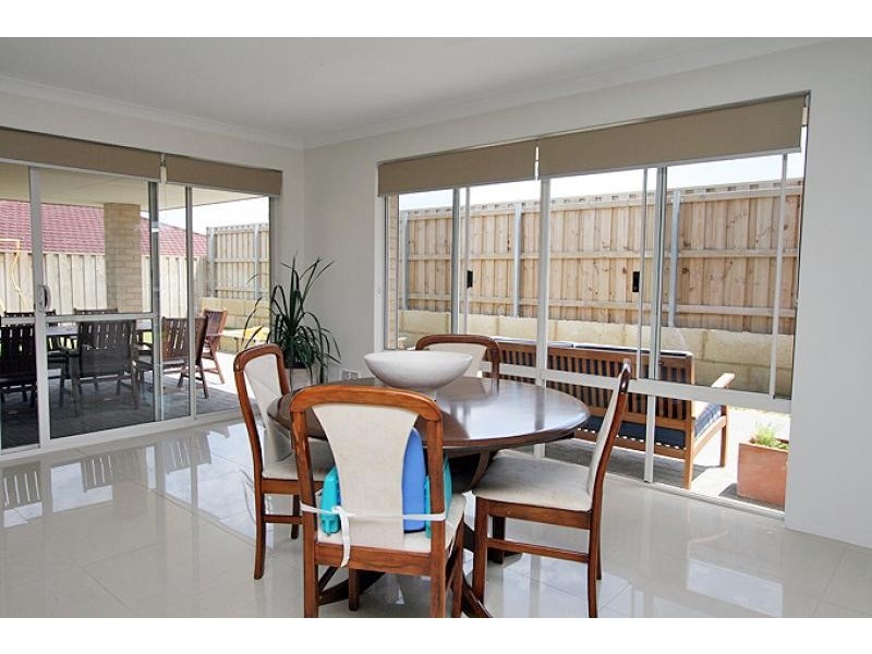 9 Senecio Way, Halls Head WA 6210