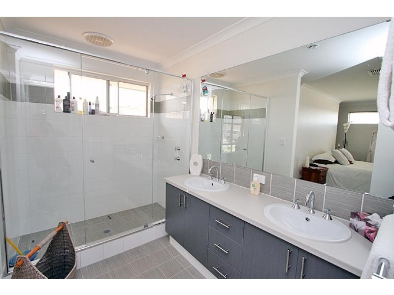 9 Senecio Way, Halls Head WA 6210