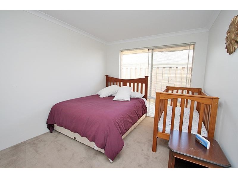 9 Senecio Way, Halls Head WA 6210