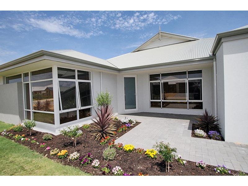9 Senecio Way, Halls Head WA 6210
