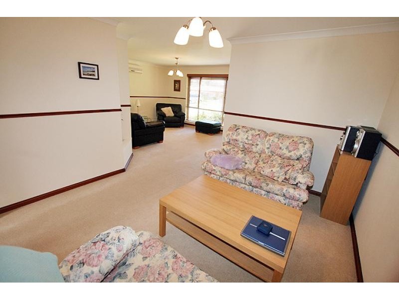 11 Wisteria Gardens, Halls Head WA 6210