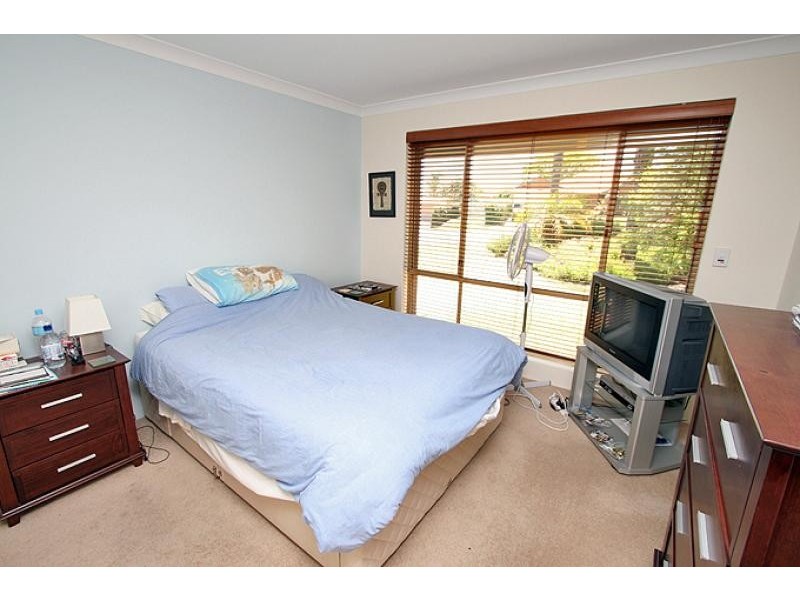 11 Wisteria Gardens, Halls Head WA 6210