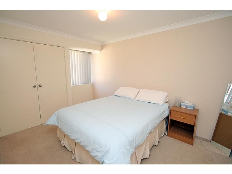 11 Wisteria Gardens, Halls Head WA 6210