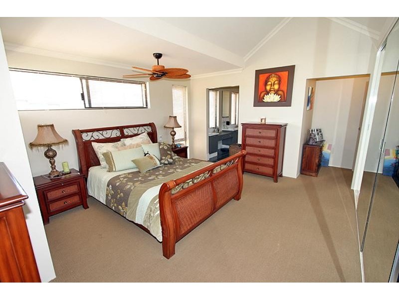 4 Gardenia Approach, Halls Head WA 6210