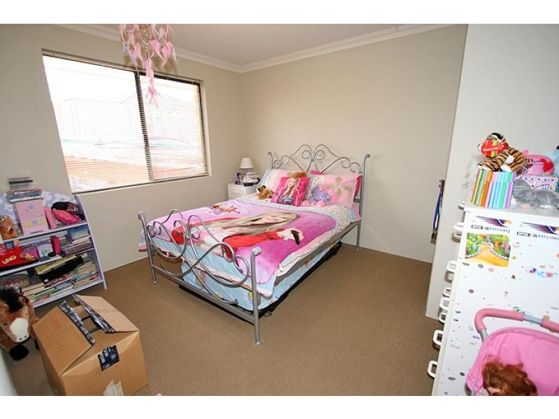 4 Gardenia Approach, Halls Head WA 6210