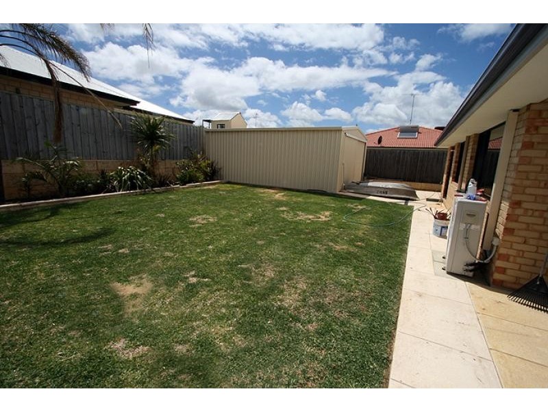 4 Gardenia Approach, Halls Head WA 6210