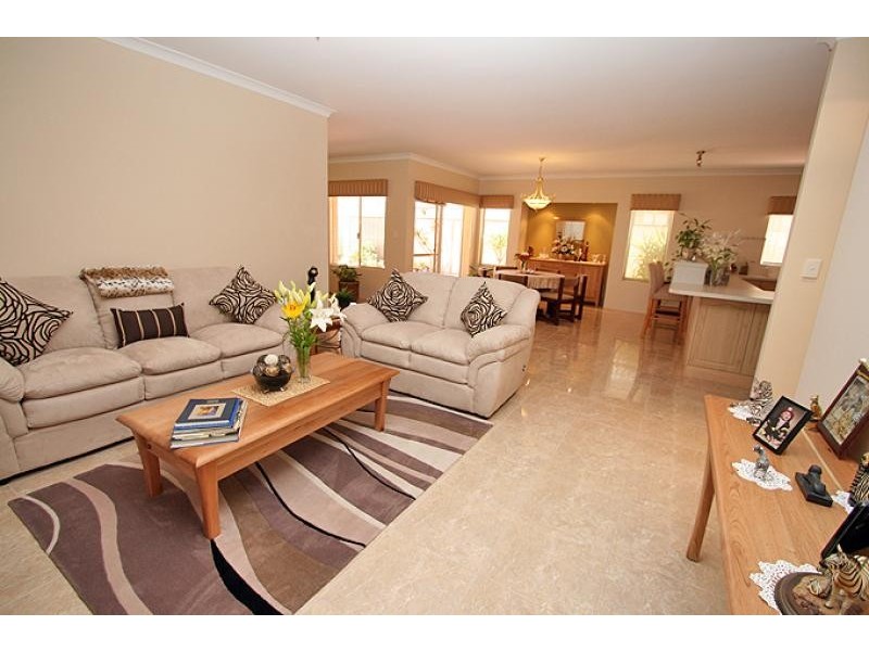 15 Nellie Green, Dudley Park WA 6210