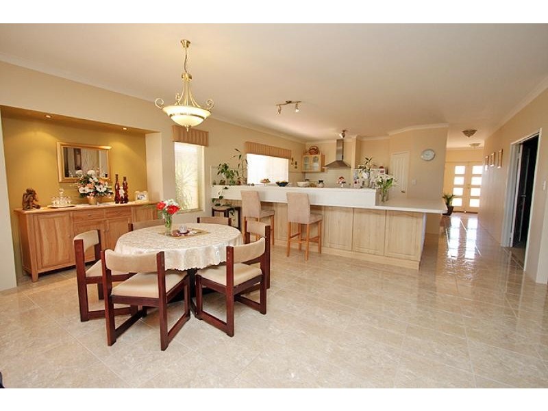 15 Nellie Green, Dudley Park WA 6210