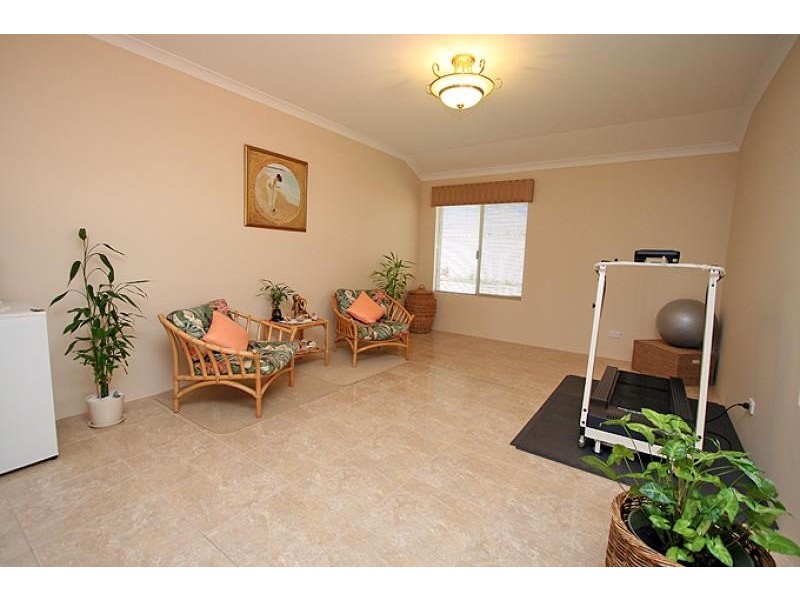 15 Nellie Green, Dudley Park WA 6210