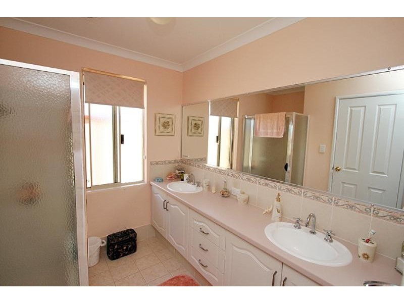 15 Nellie Green, Dudley Park WA 6210