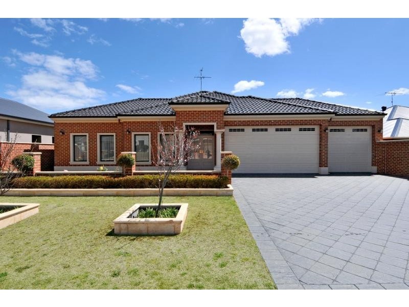 10 Cordia Way, Halls Head WA 6210