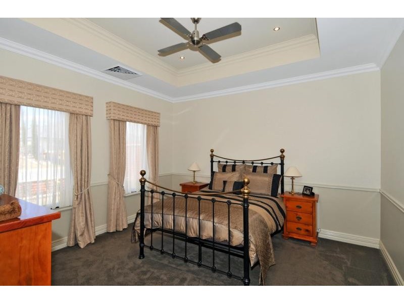 10 Cordia Way, Halls Head WA 6210