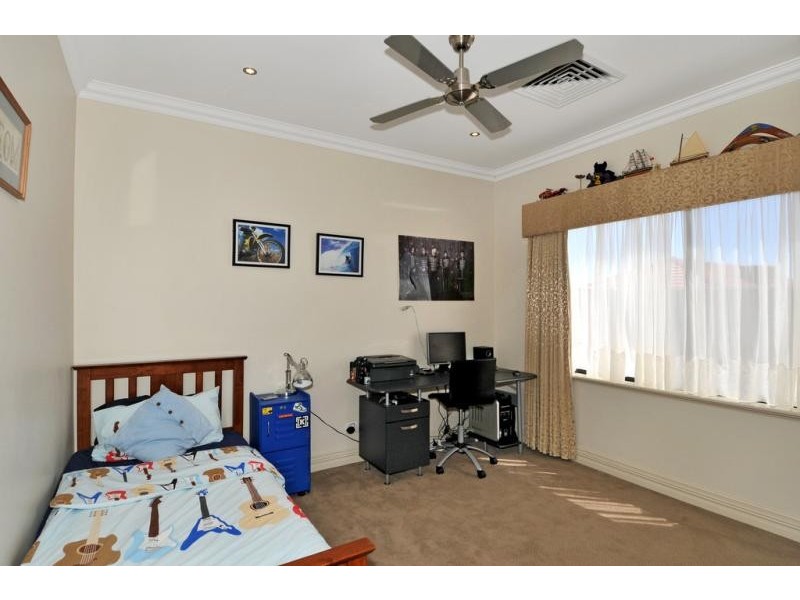 10 Cordia Way, Halls Head WA 6210