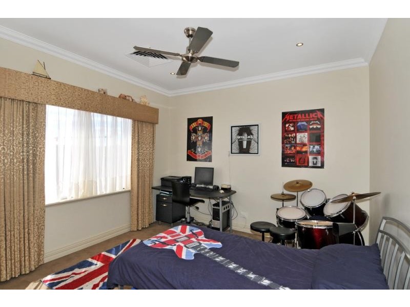 10 Cordia Way, Halls Head WA 6210