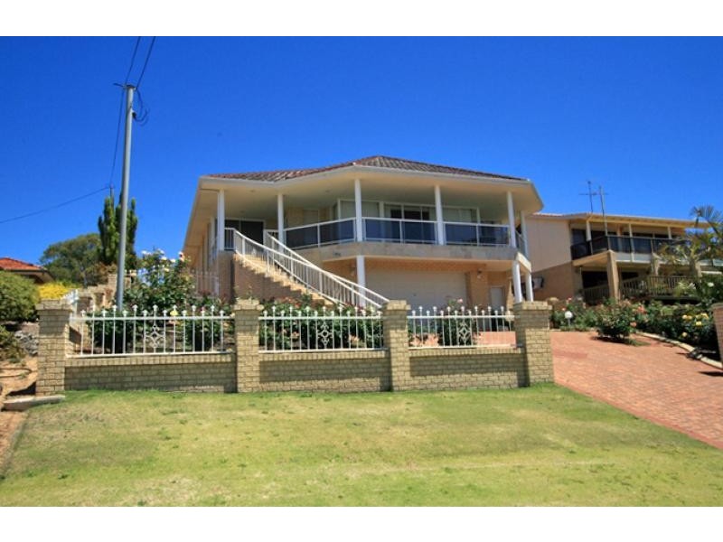 24 Hill Street, Halls Head WA 6210