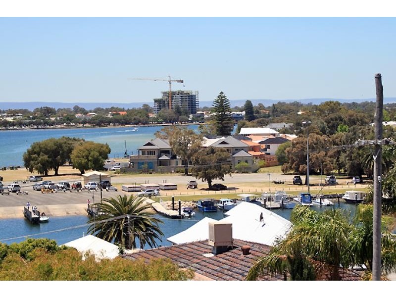 24 Hill Street, Halls Head WA 6210