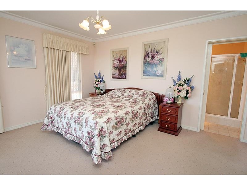 24 Hill Street, Halls Head WA 6210