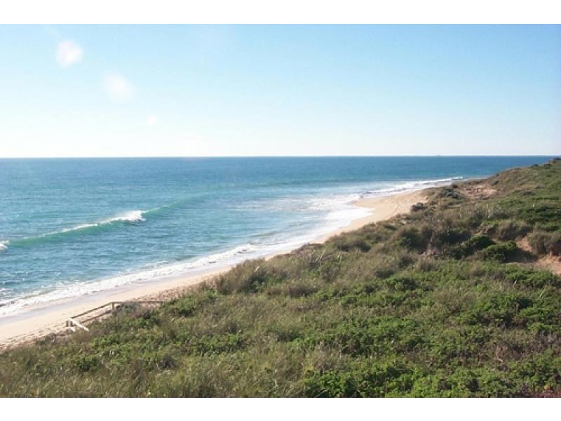 15 Shonae Pass, Halls Head WA 6210