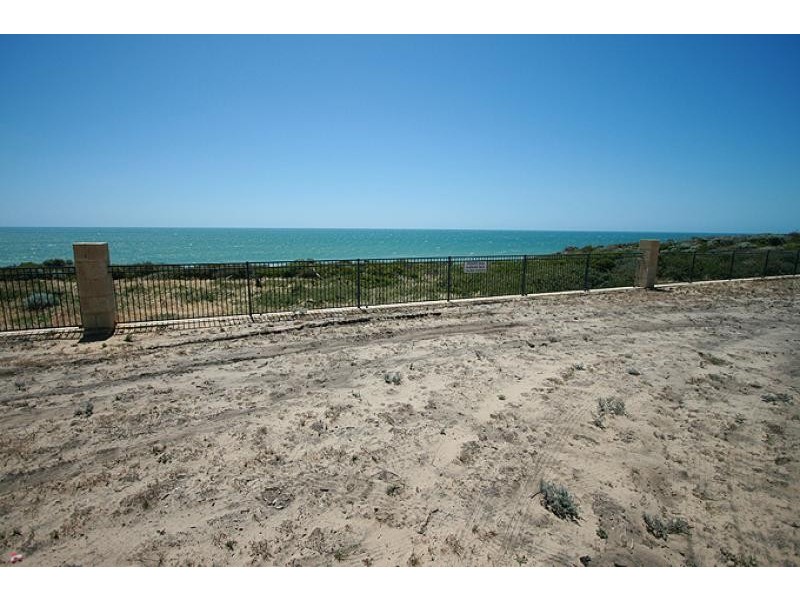15 Shonae Pass, Halls Head WA 6210