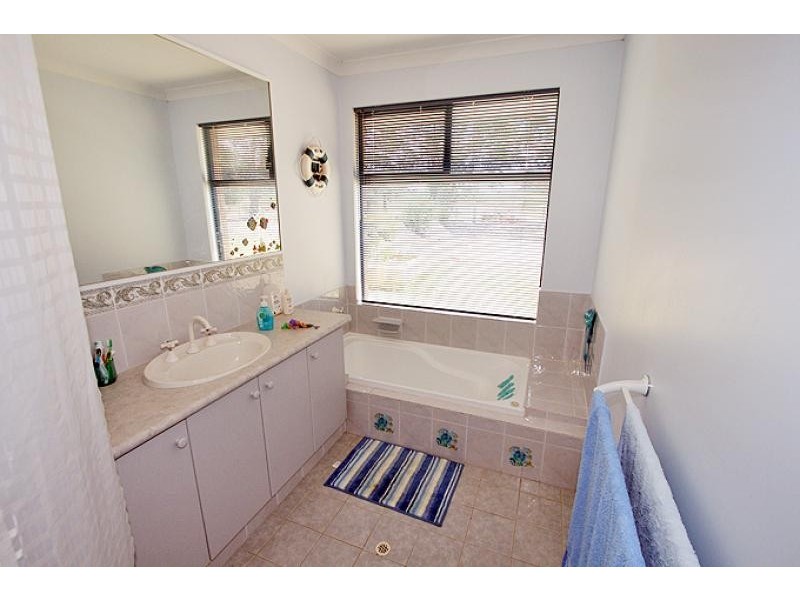 44 Eaglehawk Drive, Ravenswood WA 6208
