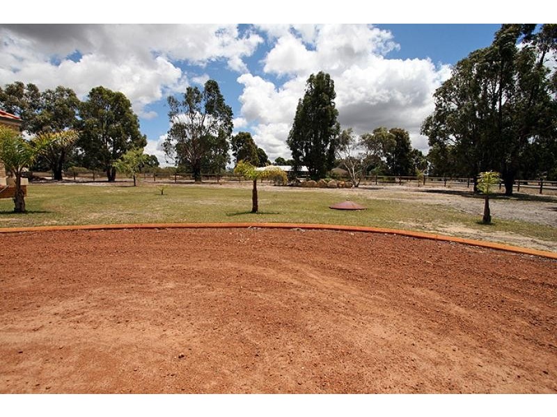 44 Eaglehawk Drive, Ravenswood WA 6208