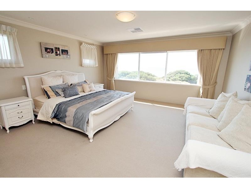 28 Hideaway Cove, Halls Head WA 6210